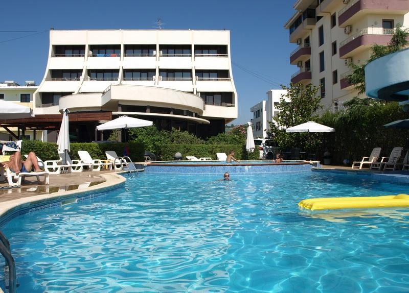 Akropoli Hotel Kryemëdhej Εξωτερικό φωτογραφία
