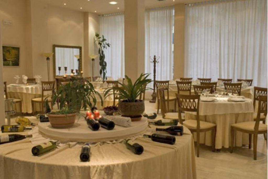 Akropoli Hotel Kryemëdhej Εξωτερικό φωτογραφία