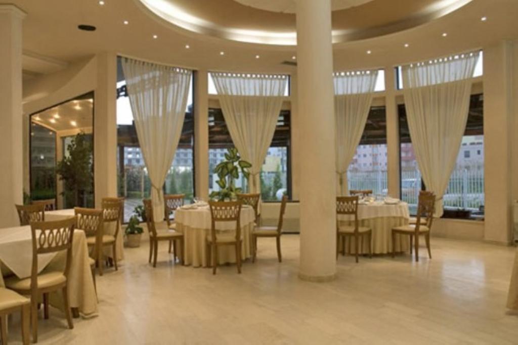 Akropoli Hotel Kryemëdhej Εξωτερικό φωτογραφία