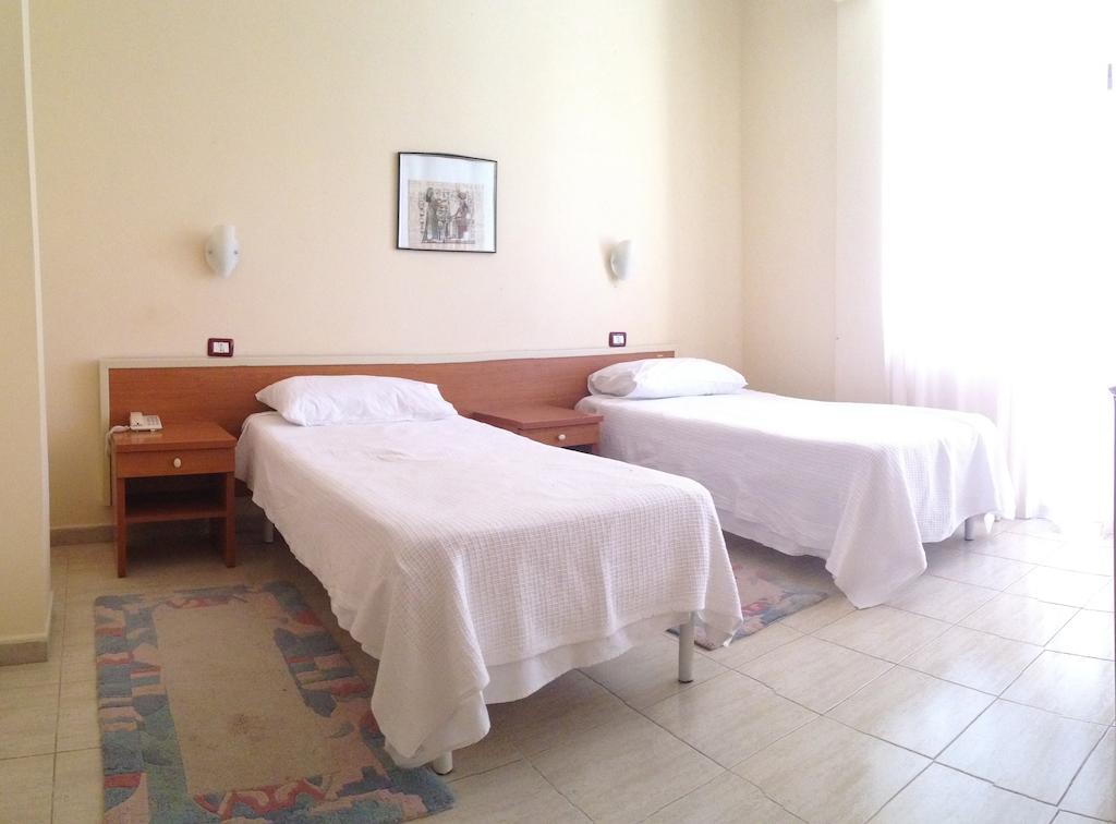 Akropoli Hotel Kryemëdhej Δωμάτιο φωτογραφία