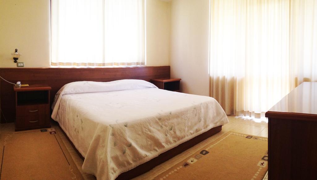 Akropoli Hotel Kryemëdhej Εξωτερικό φωτογραφία